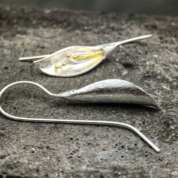 Silver leaf earrings with touch of gold - Picture 5 of 6